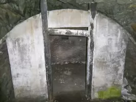 Ligne Maginot - REPLATON REDOUTE - (Blockhaus pour arme infanterie) - Magasin sous roc