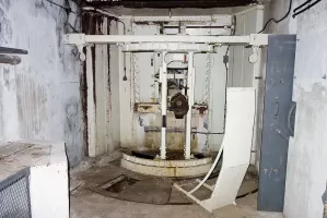 Ligne Maginot - SAINT ANTOINE - (Ouvrage d'artillerie) - Bloc 1
Etage supérieur
Chambre de tir droite pour obusier de 75 mle 31