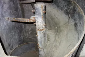 Ligne Maginot - SAINT ANTOINE - (Ouvrage d'artillerie) - Bloc 1
Etage intermédiaire
Toboggan de récupération des douilles de 75