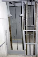 Ligne Maginot - SAINT ANTOINE - (Ouvrage d'artillerie) - Bloc 1
Etage intermédiaire
Monte-charge pour munitions de 81mm non préparées entre les deux chambres de tir Est