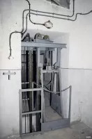 Ligne Maginot - SAINT ANTOINE - (Ouvrage d'artillerie) - Bloc 1
Etage intermédiaire
Monte-charge pour munitions de 81mm non préparées entre les deux chambres de tir Est