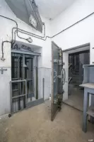 Ligne Maginot - SAINT ANTOINE - (Ouvrage d'artillerie) - Bloc 1
Etage intermédiaire
Monte charge pour munitions de 81mm non préparées entre les deux chambres de tir Est