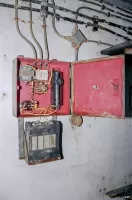 Ligne Maginot - SAINT ANTOINE - (Ouvrage d'artillerie) - Bloc 2
Etage supérieur
Dispositif d'alimentation pour l'éclairage du périscope