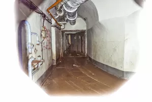 Ligne Maginot - SAINT ANTOINE - (Ouvrage d'artillerie) - Bloc EHM
L'entrée vue depuis le créneau de défense intérieure