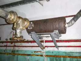 Ligne Maginot - SAINT ANTOINE - (Ouvrage d'artillerie) - L'usine électrique
Pot de détente des gaz moteur