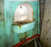 Ligne Maginot - SAINT ANTOINE - (Ouvrage d'artillerie) - Lavabo à l'entrée de l'usine