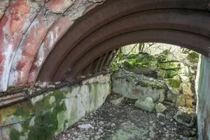 Ligne Maginot - CB10TER - SCHUMACHERBERG - (Blockhaus pour arme infanterie) - Partie arrière avec tôles métro.