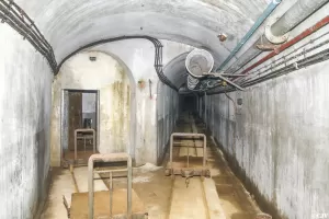 Ligne Maginot - SAPEY - (Ouvrage d'artillerie) - Départ de la galerie vers le bloc 5 non construit devenue magasin du Génie