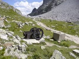 Ligne Maginot - LES ROCHILLES - (Ouvrage d'infanterie) - A proximité
Les restes de la bétonnière utilisée pour la construction