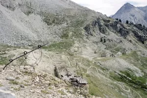 Ligne Maginot - ACLES (Poste des) - (Casernement) - Le poste des ACLES vu depuis l'observatoire du Piton Jaune