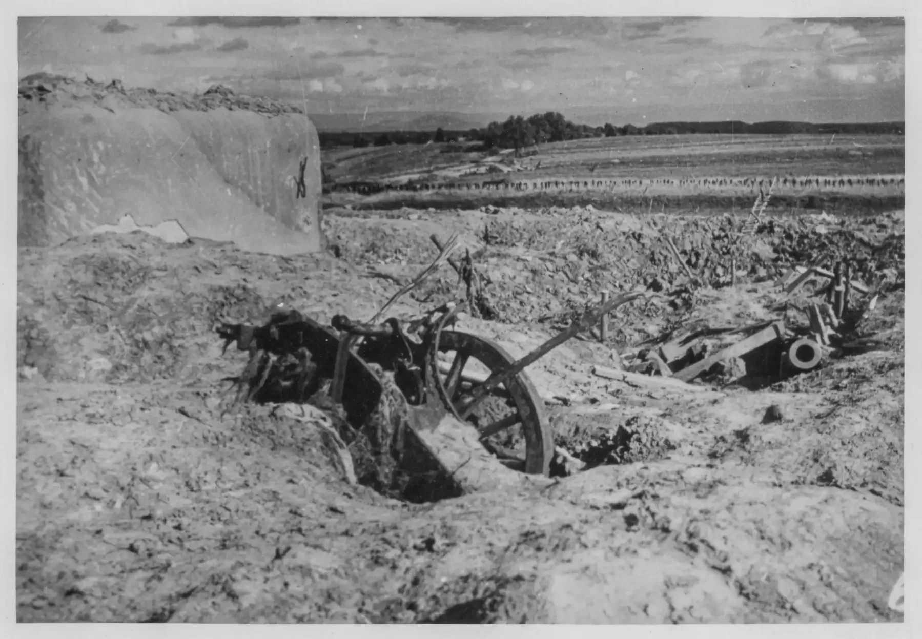 Ligne Maginot - S4 - (Position d'artillerie préparée) - Les restes de la batterie de 2 canons de 120 L de Bange - Inconnu