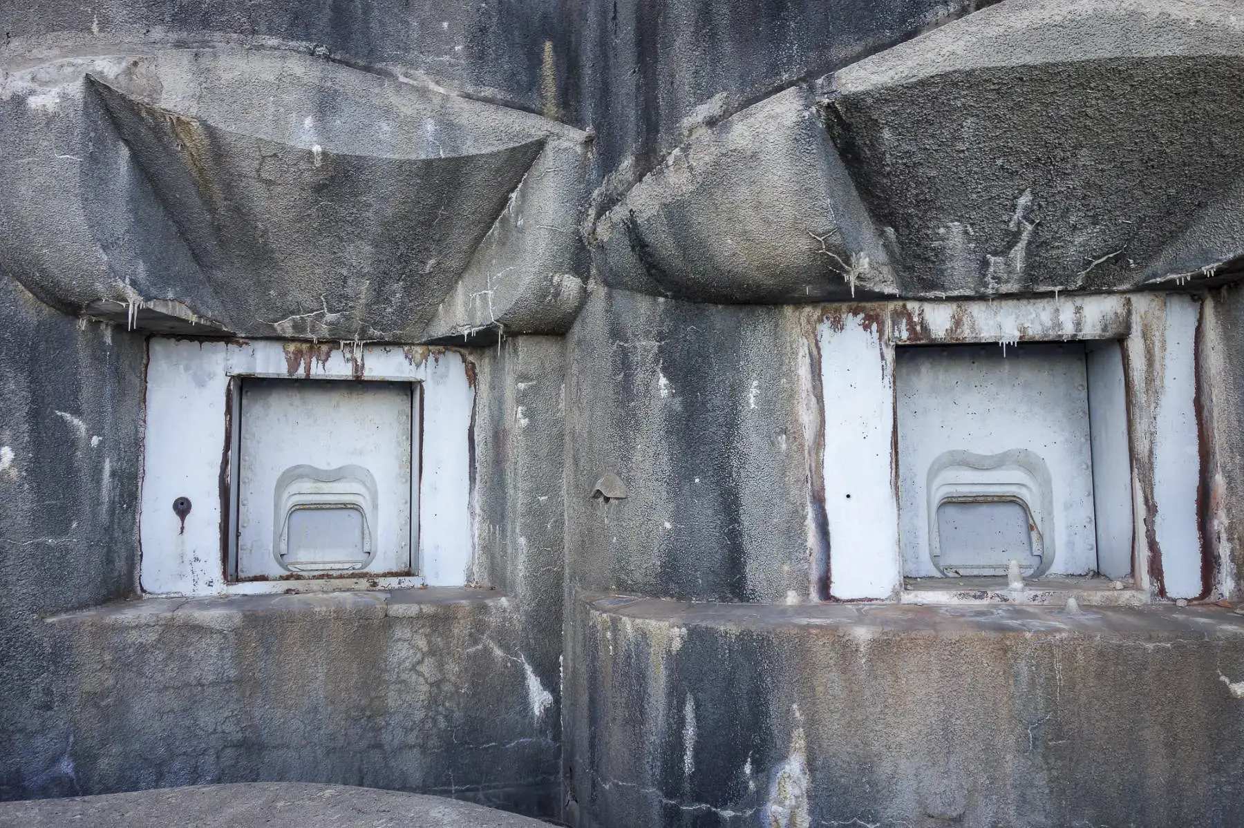 Ligne Maginot - SAINTE AGNES (SAG) - EO9 - (Ouvrage d'artillerie) - Bloc 2
Les deux créneaux de 135 - Michel Teiten