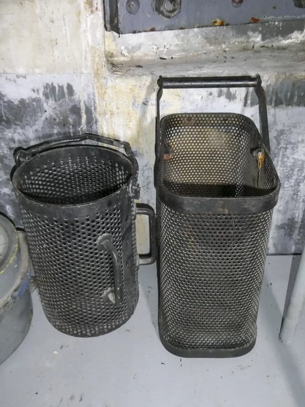 Ligne Maginot - BARBONNET (BT) - (Ouvrage d'artillerie) - Paniers de récupération des douilles de 7,5 mm provenant des cloches GFM ou JM - ELLENA Daniel - CUNY Philippe