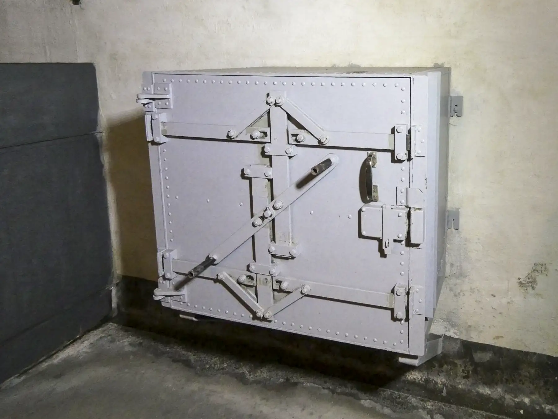 Ligne Maginot - BARBONNET (BT) - (Ouvrage d'artillerie) - Coffre pour documents - ELLENA Daniel - CUNY Philippe