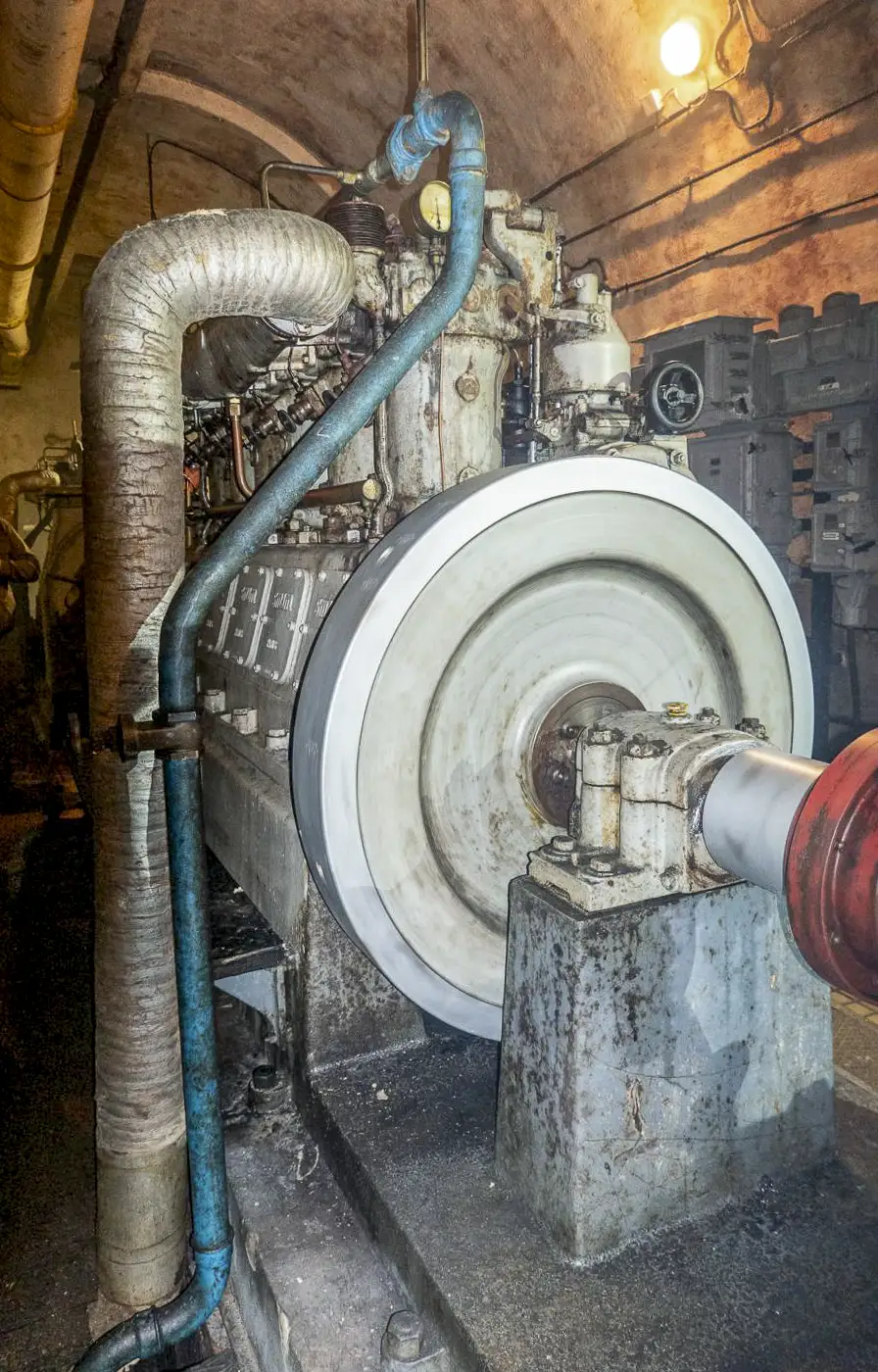 Ligne Maginot - BARBONNET (BT) - (Ouvrage d'artillerie) - Usine électrique
Moteur SMIM - Michel Teiten