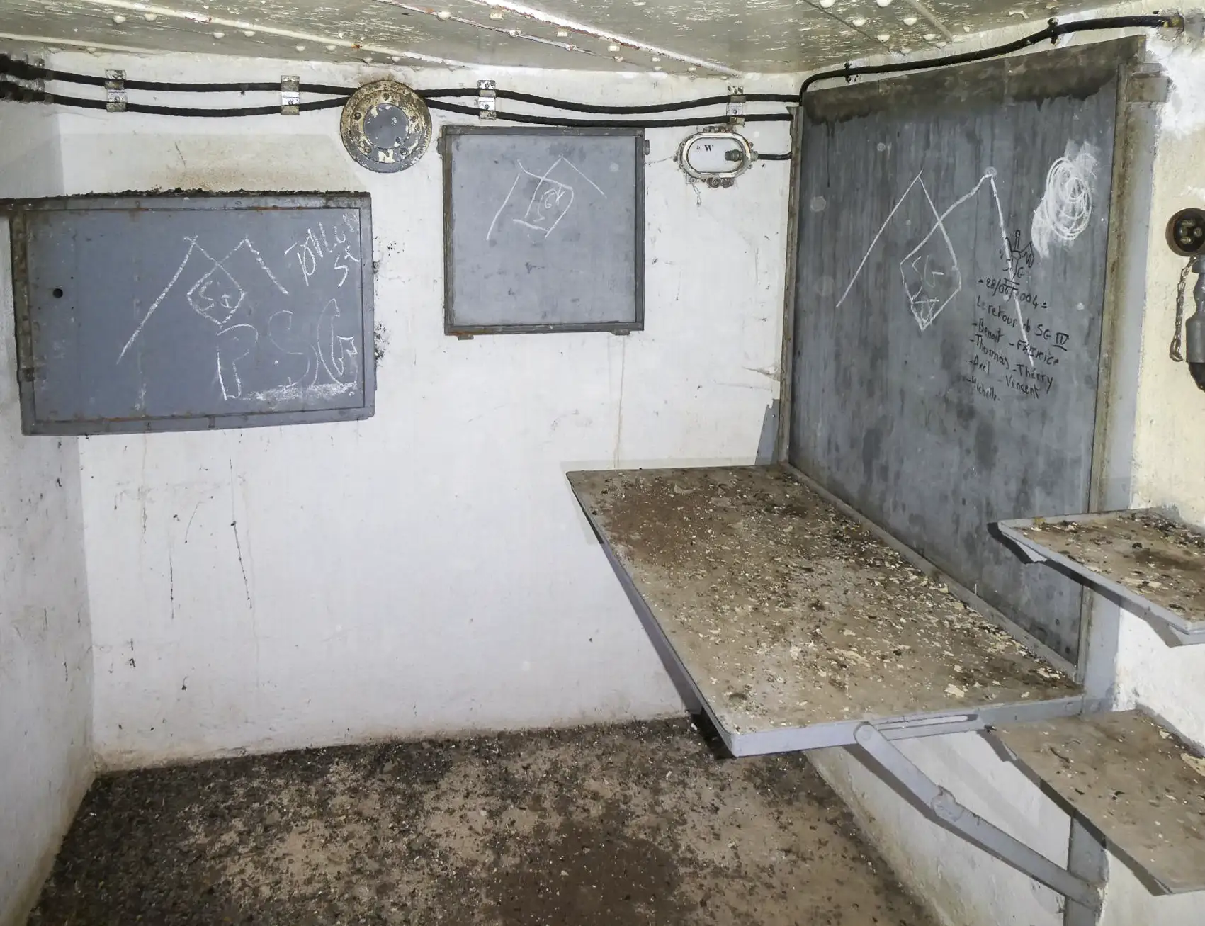 Ligne Maginot - GORDOLON (GN) - (Ouvrage d'artillerie) - Bloc 2
PC du bloc - ELLENA Daniel - CUNY Philippe