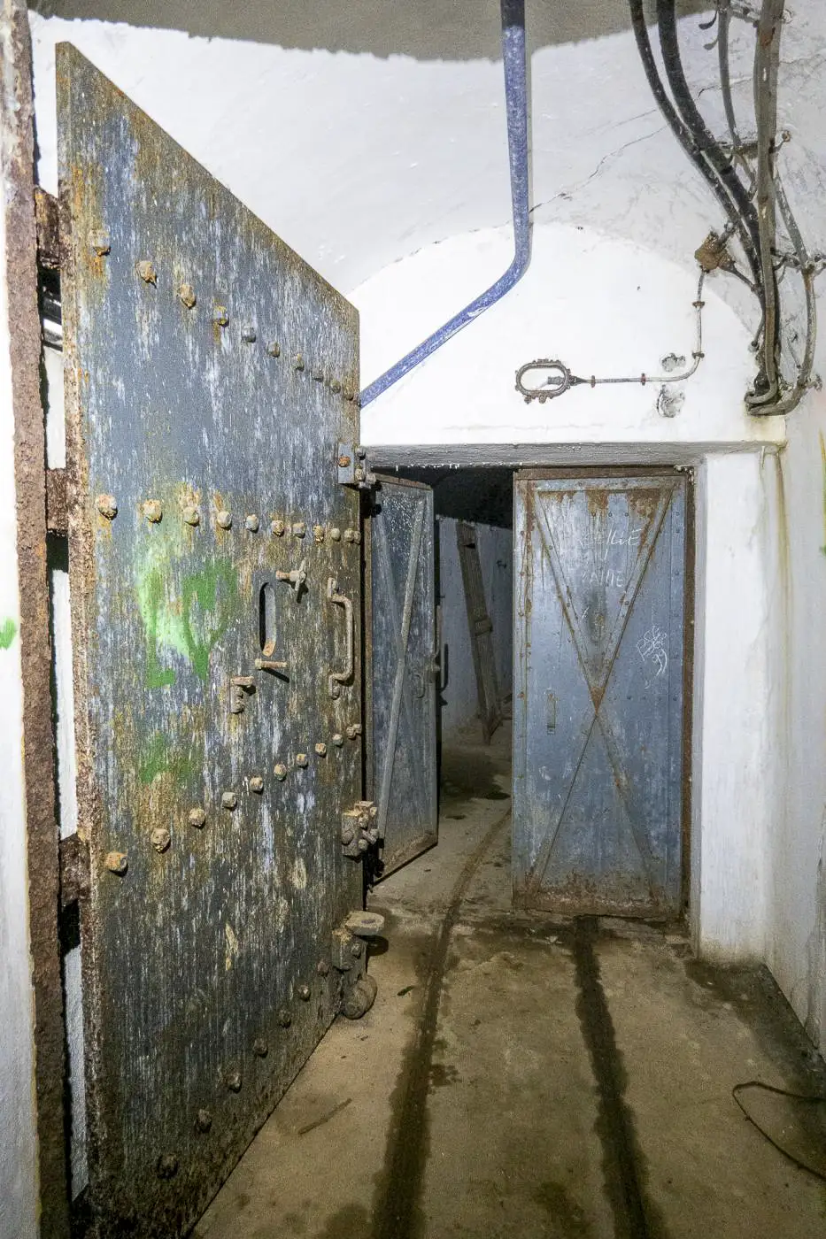 Ligne Maginot - GORDOLON (GN) - (Ouvrage d'artillerie) - Bloc 2
Etage intermédiaire de l'ouvrage
Sas d'accès au bloc - Michel Teiten