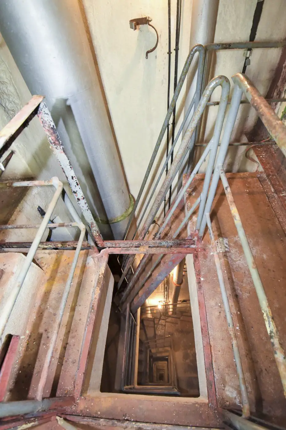 Ligne Maginot - SAINT ROCH (SHR) - (Ouvrage d'artillerie) - Bloc 3
Echelle d'accès à l'étage supérieur - Ludovic KNAPP