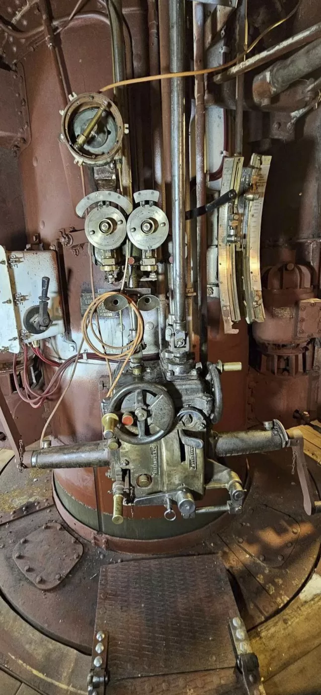 Ligne Maginot - AGAISEN (AN) - E03 - (Ouvrage d'artillerie) - Bloc 3
Appareils de pointage de la tourelle - ELLENA Daniel - CUNY Philippe