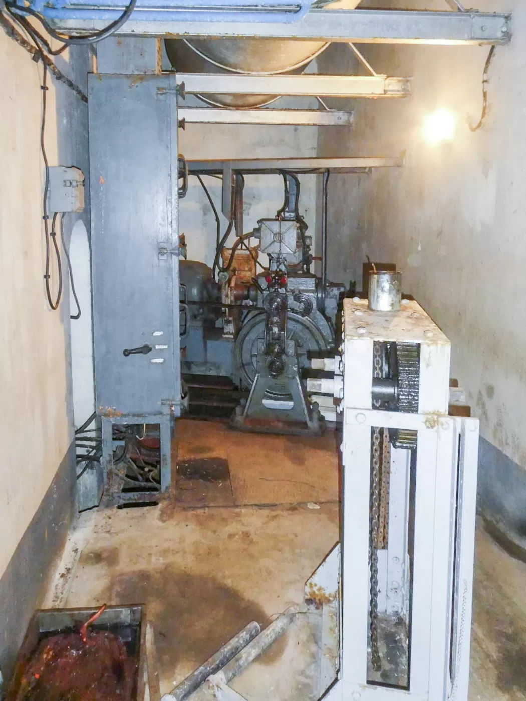 Ligne Maginot - AGAISEN (AN) - E03 - (Ouvrage d'artillerie) - Bloc 3
Machinerie du monte-charge - ELLENA Daniel - CUNY Philippe