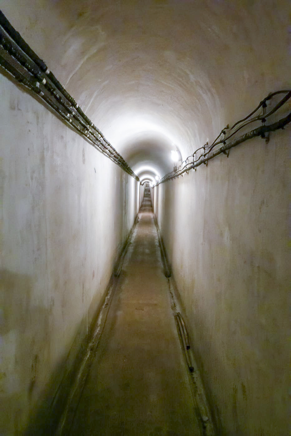 Ligne Maginot - AGAISEN (AN) - E03 - (Ouvrage d'artillerie) - Une longue galerie étroite mène au pied du bloc 4 - Michel Teiten