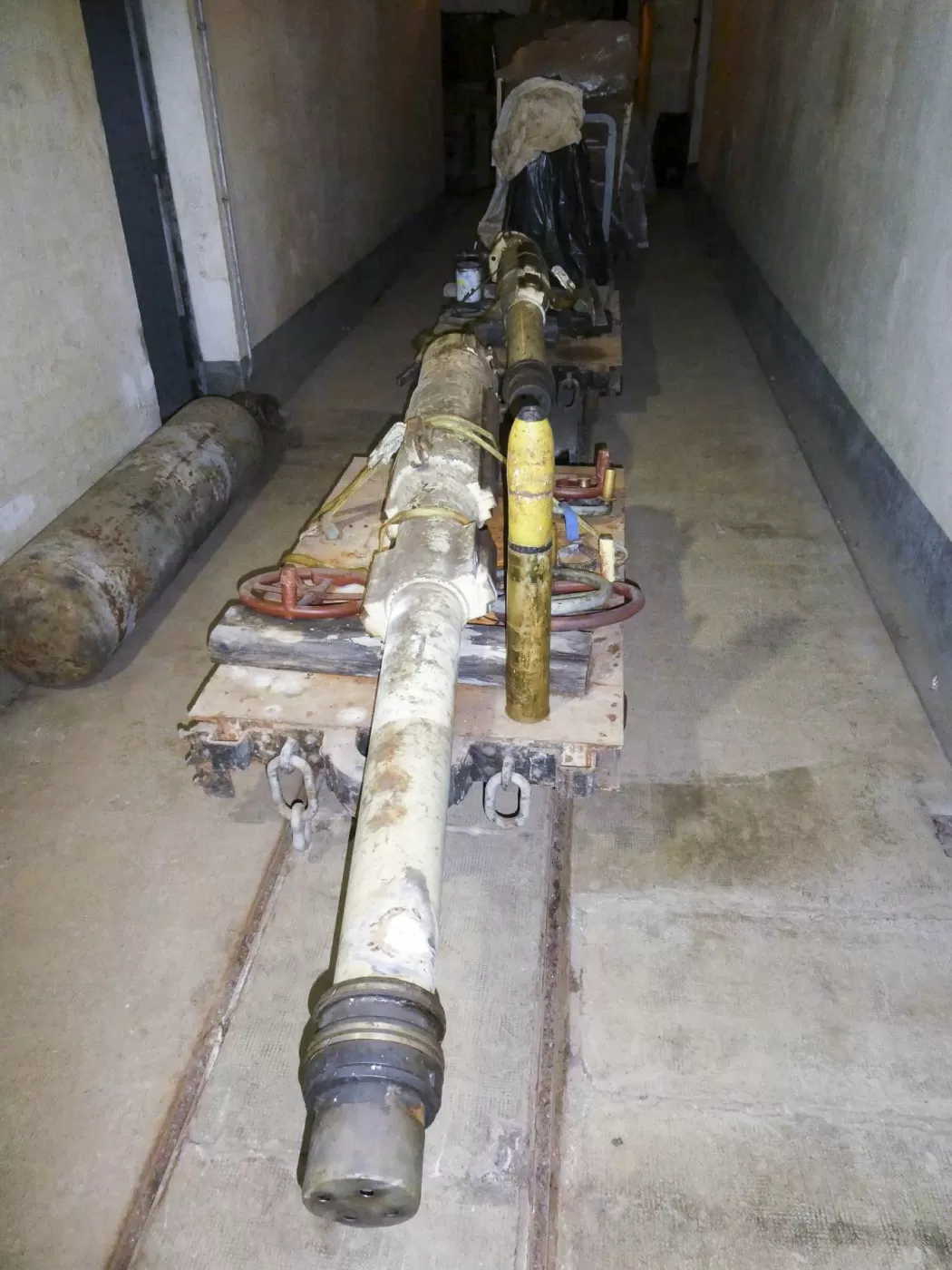 Ligne Maginot - AGAISEN (AN) - E03 - (Ouvrage d'artillerie) - Deux canons de 75 mle 33 provenant de la tourelle du Monté Grosso - ELLENA Daniel - CUNY Philippe