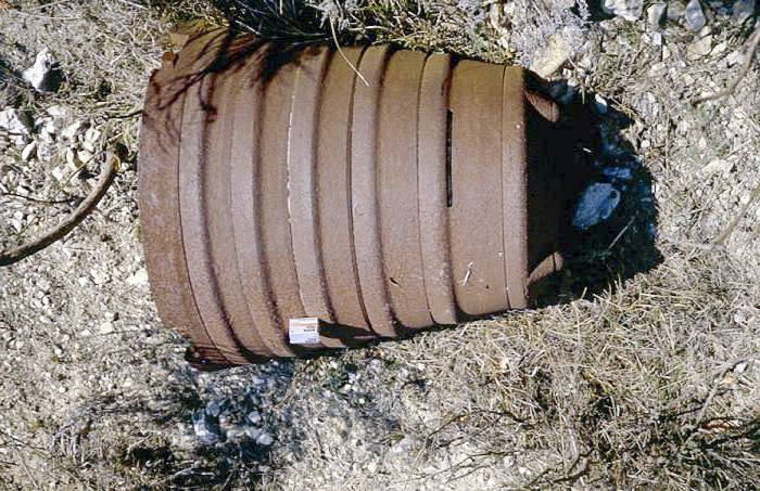 Ligne Maginot - COL de VERROUX Nord - (Observatoire d'artillerie) - Restes d'une cloche STG par éléments gisant à cet endroit.