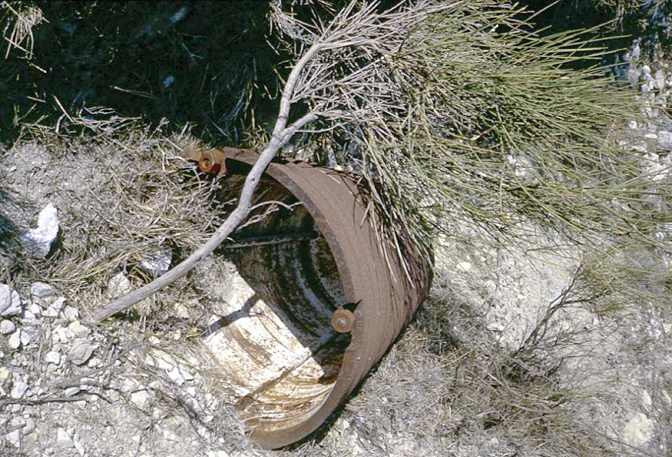 Ligne Maginot - COL de VERROUX Nord - (Observatoire d'artillerie) - Restes d'une cloche STG par éléments gisant à cet endroit.