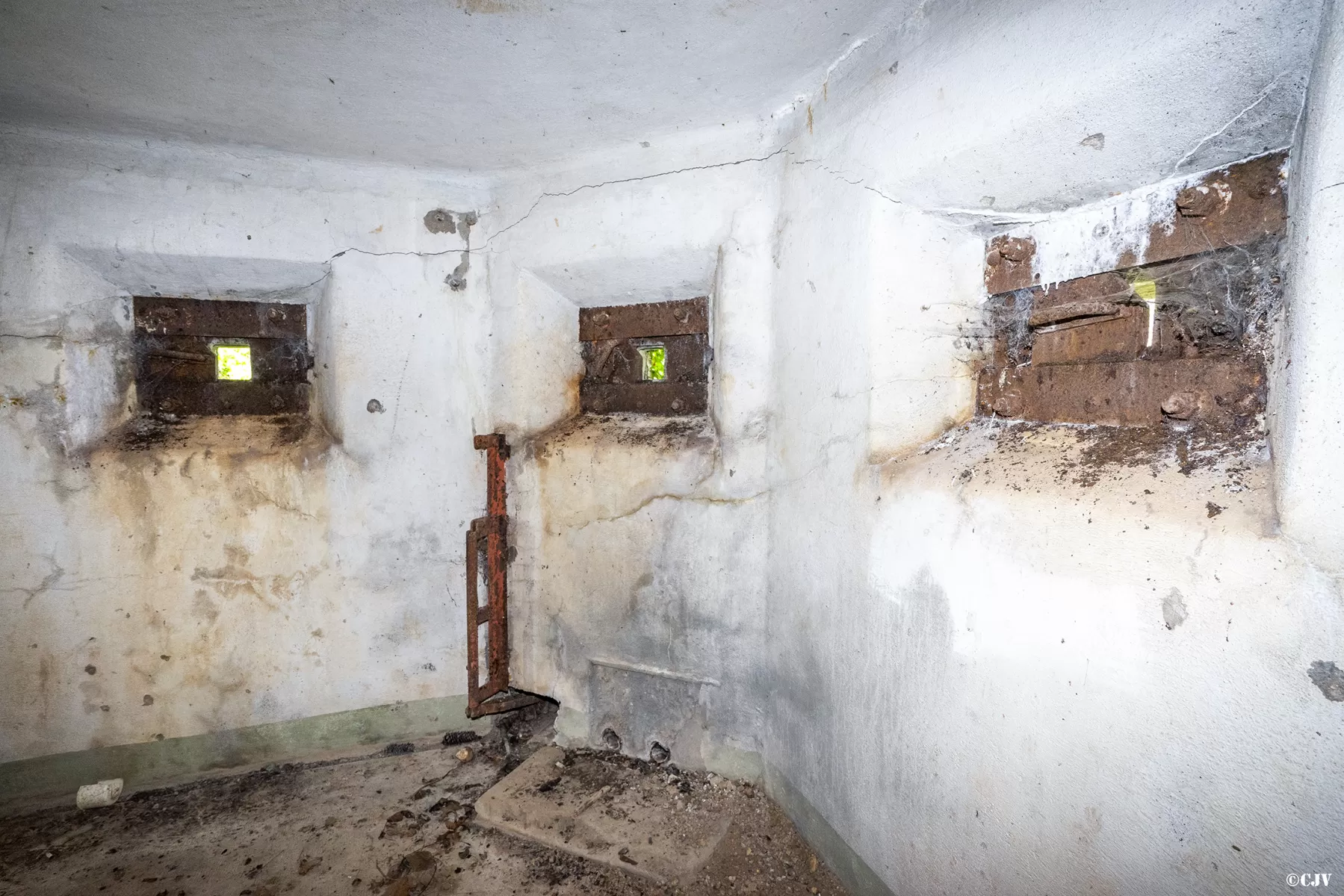 Ligne Maginot - CONTZ LES BAINS 1 (POSTE AVANCé GRM) - (Poste GRM - Maison Forte) - La chambre de tir - Lia VERMEULEN