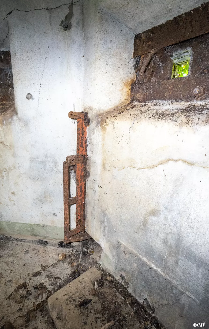Ligne Maginot - CONTZ LES BAINS 1 (POSTE AVANCé GRM) - (Poste GRM - Maison Forte) - La chambre de tir - Lia VERMEULEN