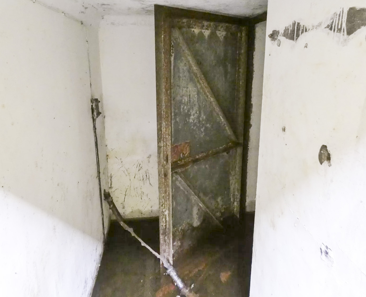 Ligne Maginot - 10T - (Chambre de coupure) - La porte intérieure.  - STENGER Mathieu