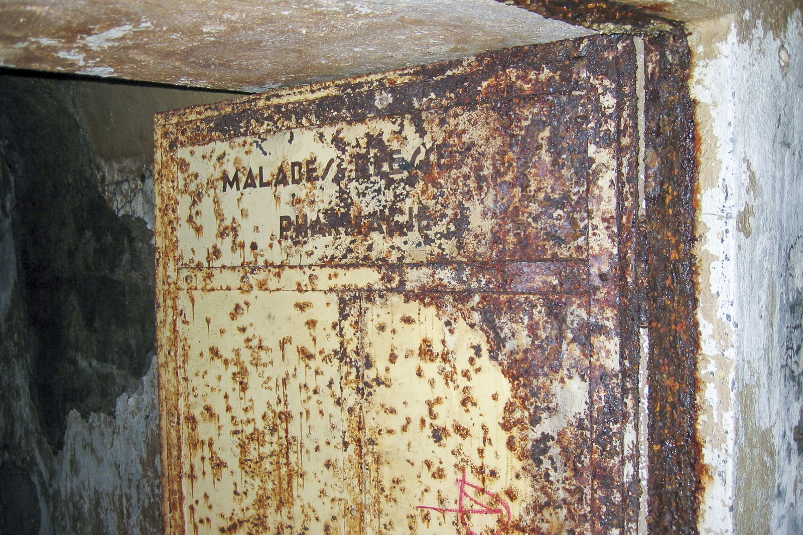 Ligne Maginot - SOETRICH - A11 - (Ouvrage d'artillerie) - Infirmerie
Malades / Blessés / Pharmacie
 - Michel Teiten