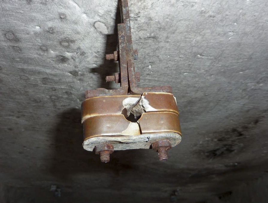Ligne Maginot - PIC DE GARUCHE - (Observatoire d'artillerie) - Isolateur support d'antenne