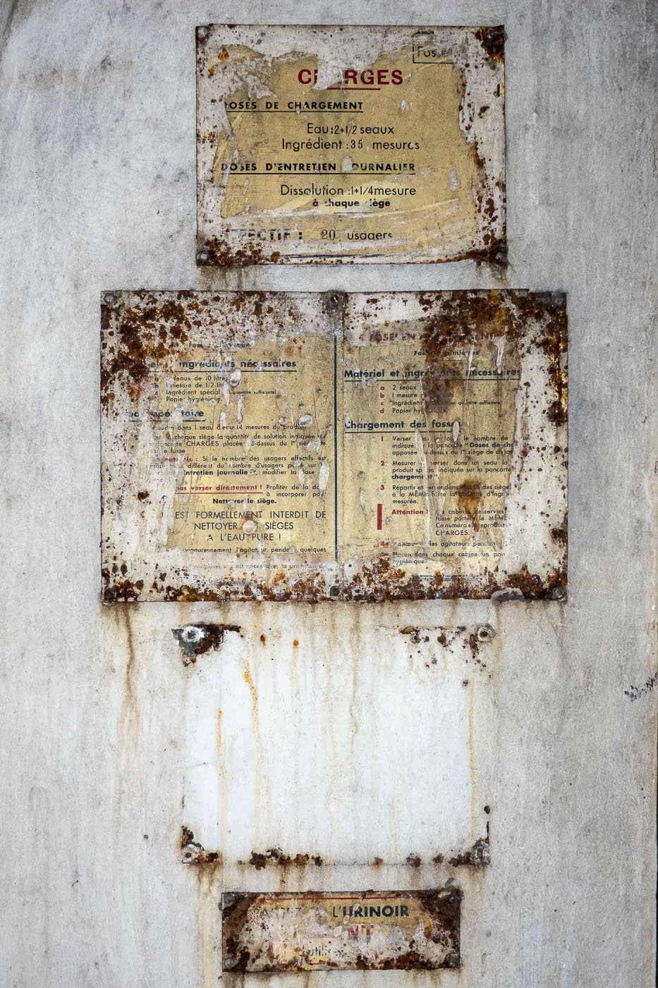 Ligne Maginot - CASTILLON (CN) - EO8 - (Ouvrage d'artillerie) - Bloc 6
Sanitaires au pied du bloc - Michel Teiten