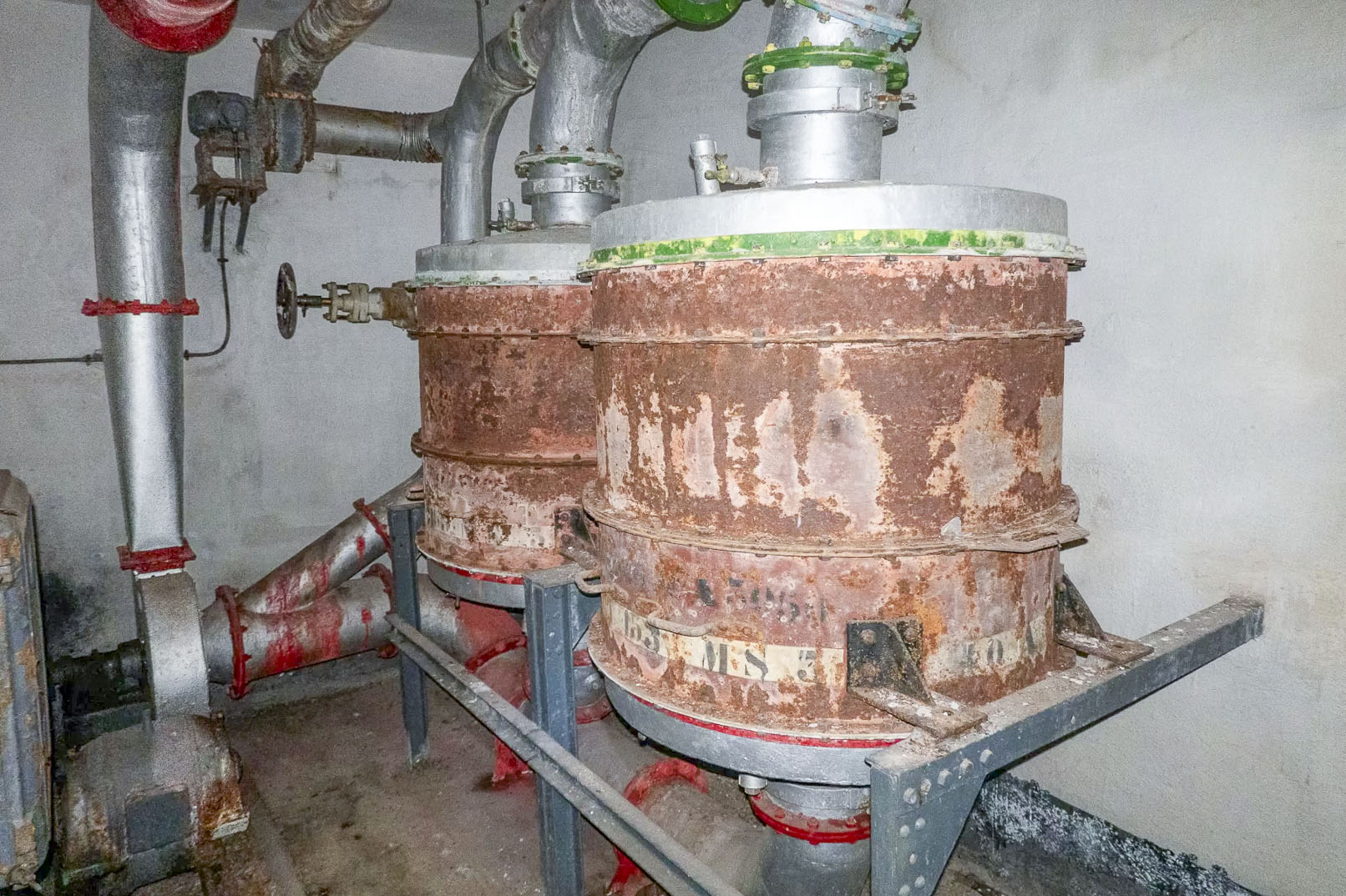 Ligne Maginot - CASTILLON (CN) - EO8 - (Ouvrage d'artillerie) - Bloc 6
Les filtres - Michel Teiten