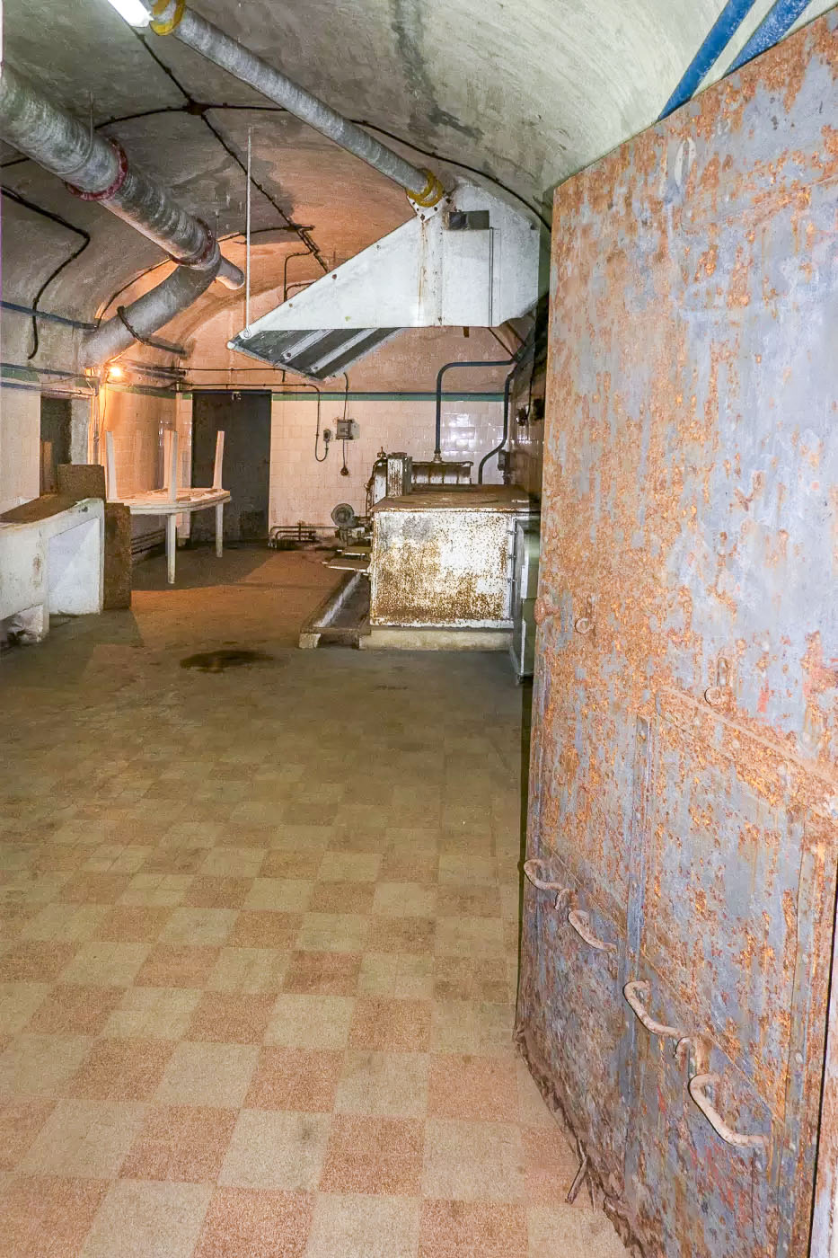 Ligne Maginot - CASTILLON (CN) - EO8 - (Ouvrage d'artillerie) - Les cuisines vues de la galerie - Michel Teiten