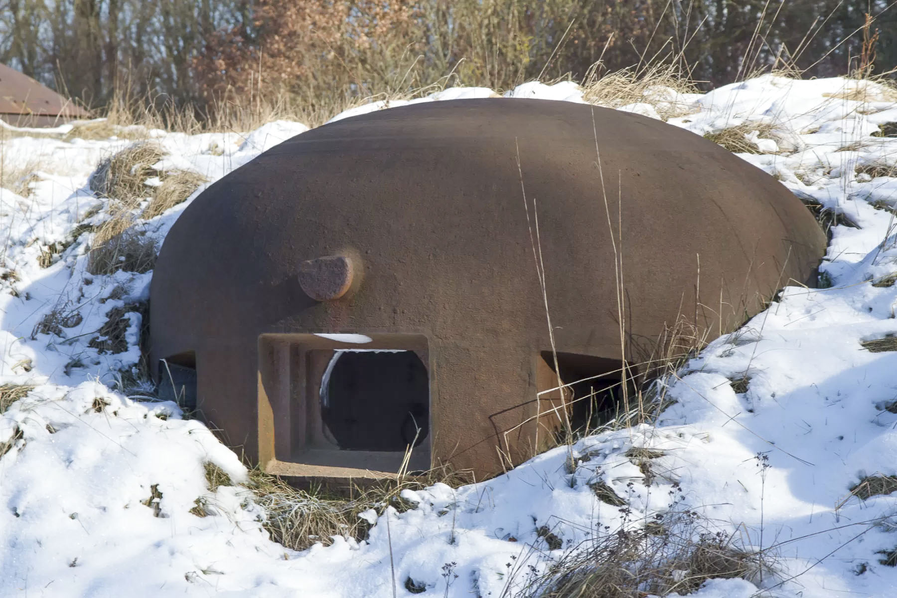 Ligne Maginot - MOLVANGE - A9 - (Ouvrage d'artillerie) - Bloc 6
Cloche JM
L'obturateur du créneau n'est plus en place - Michel Teiten
