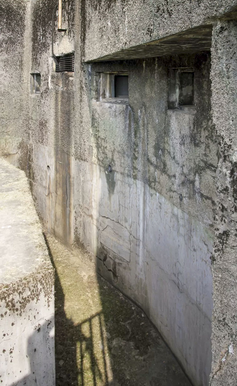 Ligne Maginot - IMMERHOF - A10 - (Ouvrage d'infanterie) - Bloc 3
Fossé diamant - Michel Teiten