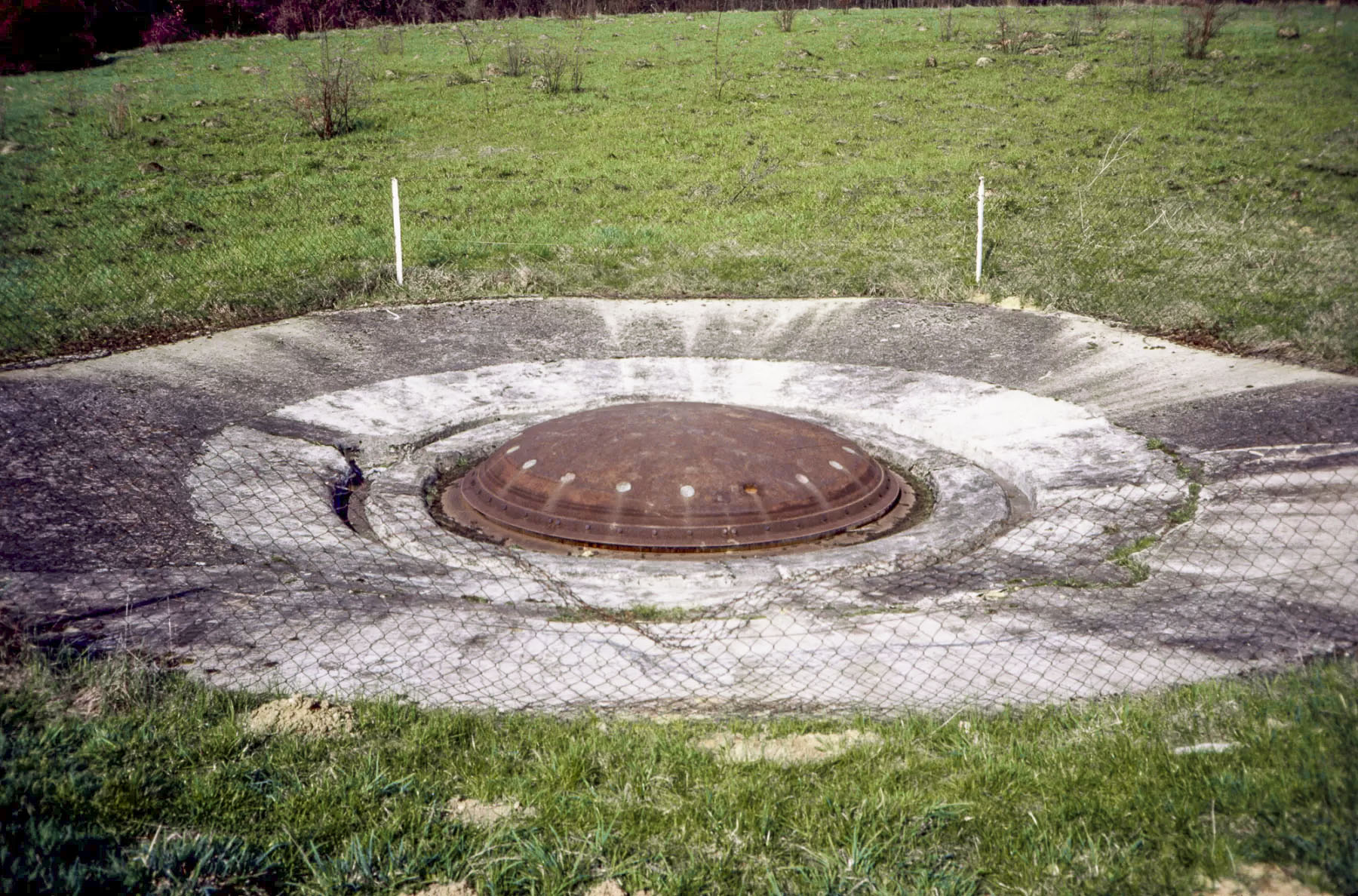 Ligne Maginot - IMMERHOF - A10 - (Ouvrage d'infanterie) - Bloc 3
La tourelle de 81 en 1982 - Michel Teiten