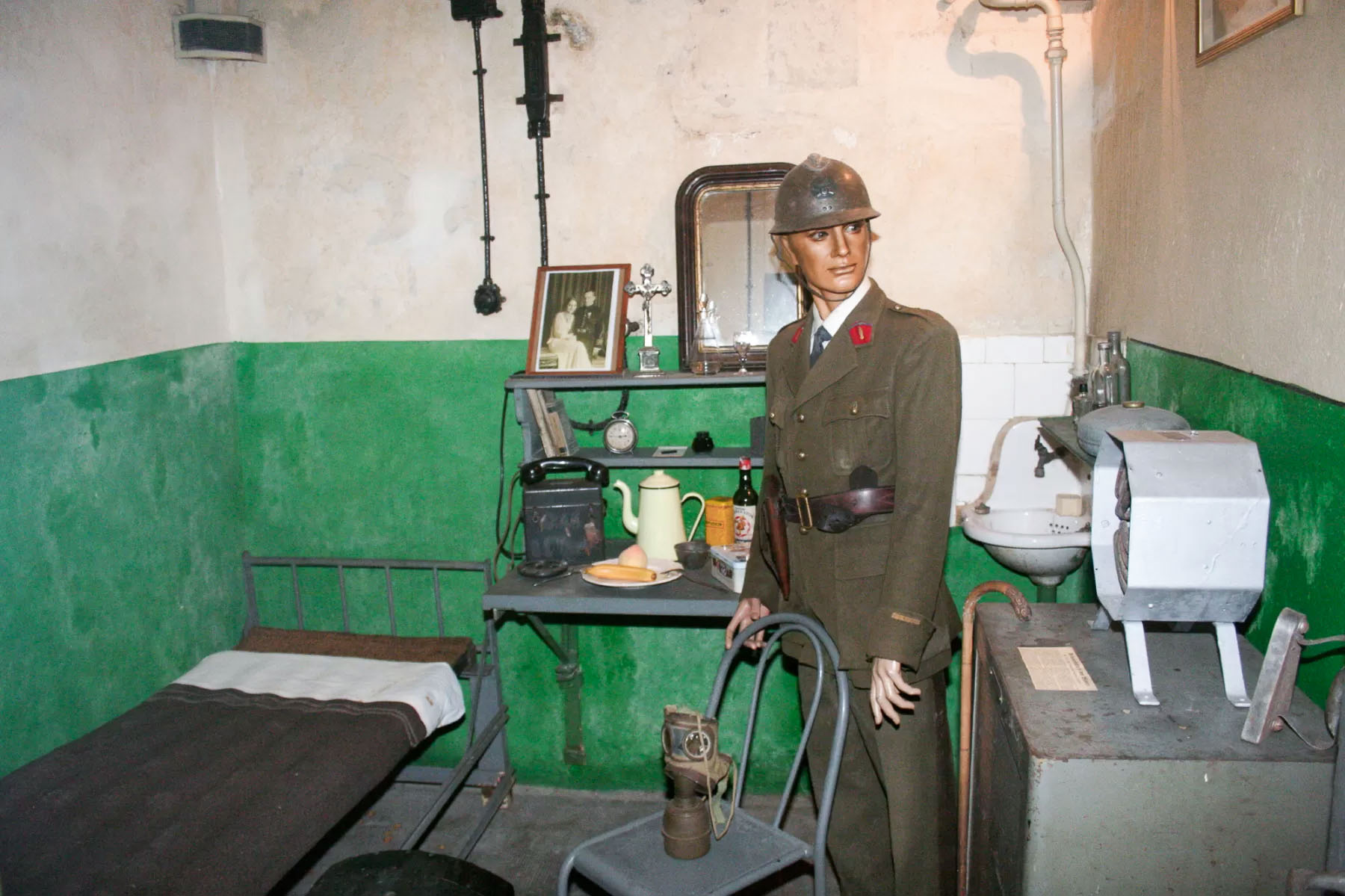 Ligne Maginot - IMMERHOF - A10 - (Ouvrage d'infanterie) - Casernement
Chambre du commandant Pierre Réquiston commandant l'ouvrage 