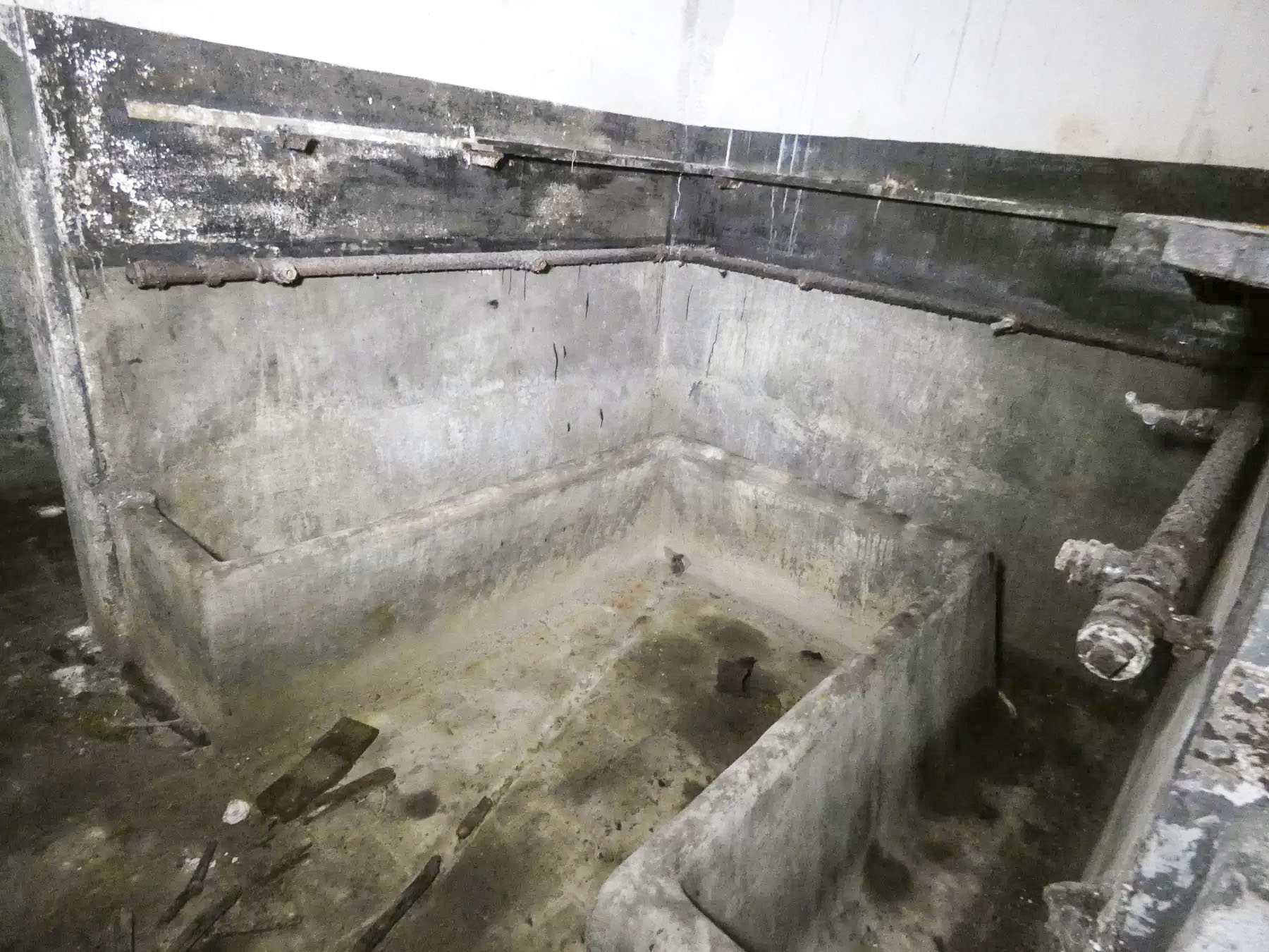 Ligne Maginot - RIPPERT - X13 (QUARTIER KARRE - II/168°RIF) - (Abri) - Les lavabos. - STENGER Mathieu