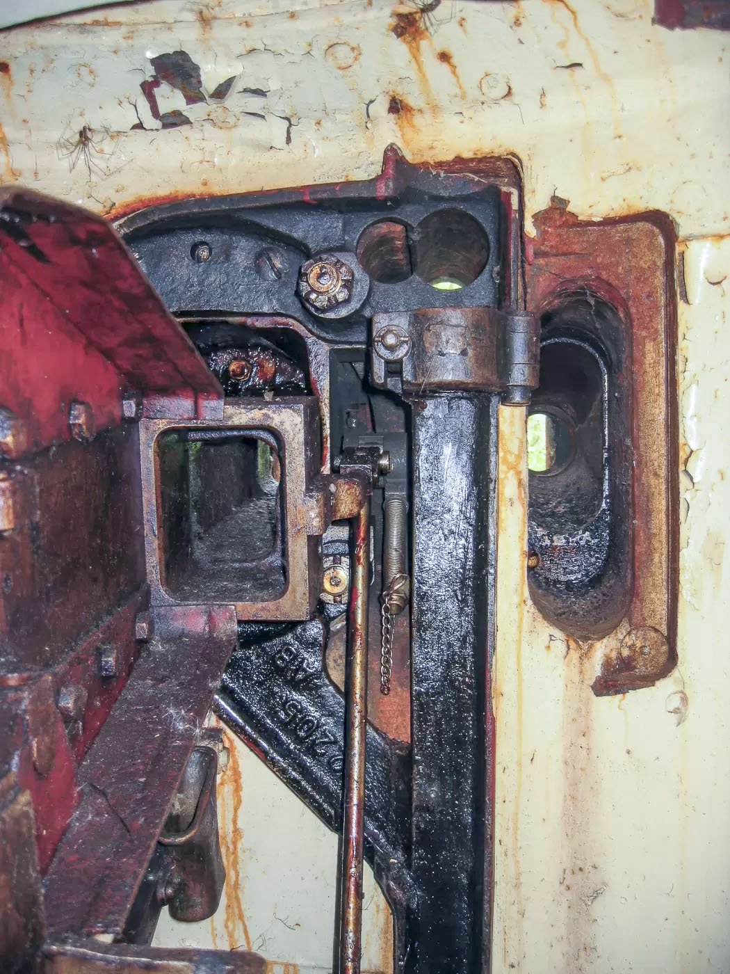 Ligne Maginot - OBERHEIDE - A14 - (Ouvrage d'infanterie) - Tourelle mitrailleuses
Emplacement de la mitrailleuse de droite dans la chambre de tir - Michel Teiten