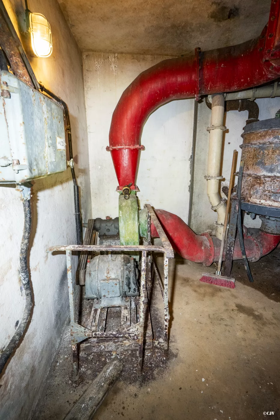 Ligne Maginot - BAMBESCH - A35 - (Ouvrage d'infanterie) - Bloc 2
Etage inférieur
Salle des filtres du bloc
 - Lia VERMEULEN