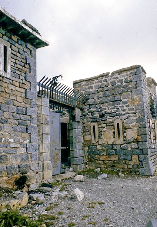 Ligne Maginot - CAMP DE RESTEFOND - (Casernement) - L'entrée du fort; elle avait encore ses portes