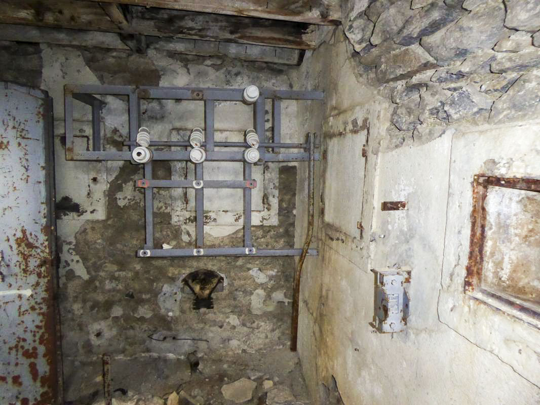 Ligne Maginot - CAMP DE RESTEFOND - (Casernement) - Arrivée électrique - ELLENA-CUNY