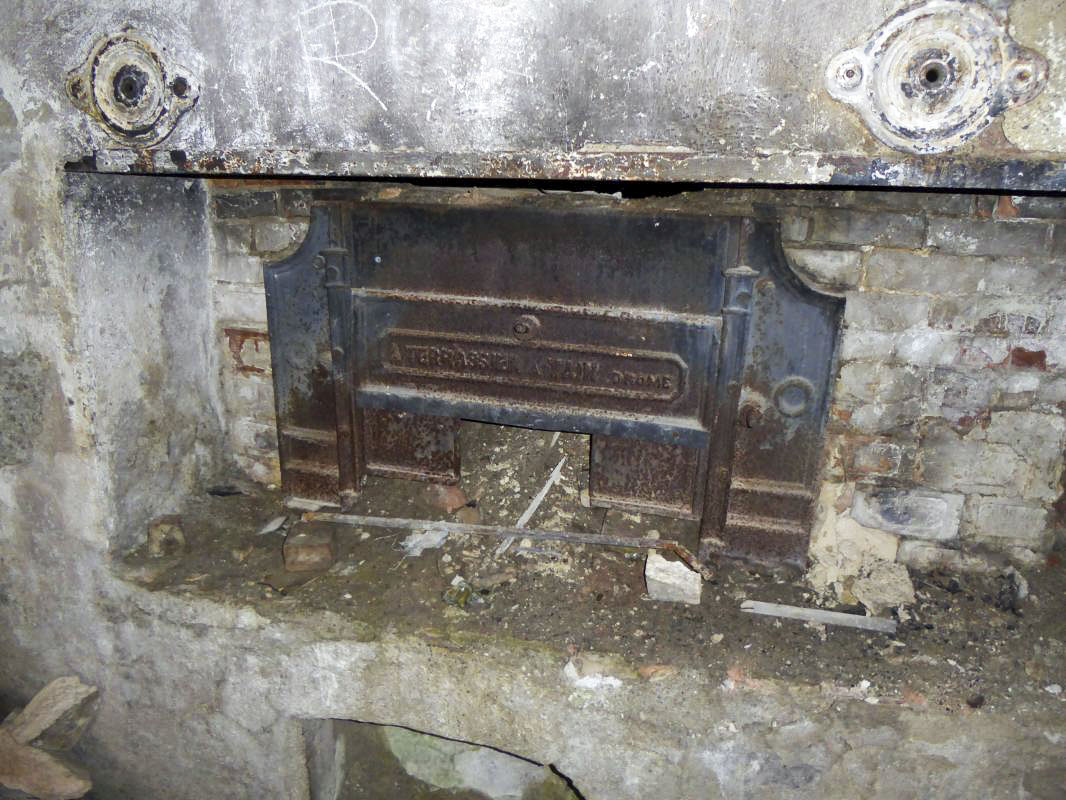 Ligne Maginot - CAMP DE RESTEFOND - (Casernement) - Le four à pain