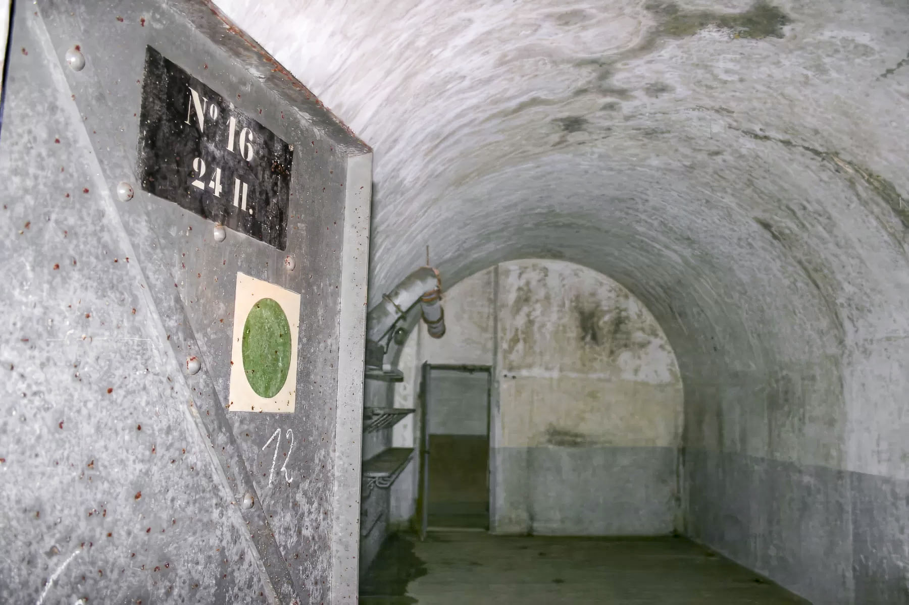 Ligne Maginot - BOIS D'ESCHERANGE - X3 (QUARTIER KANFEN - I/169°RIF) - (Abri) - Chambre pour 24 hommes - Michel Teiten