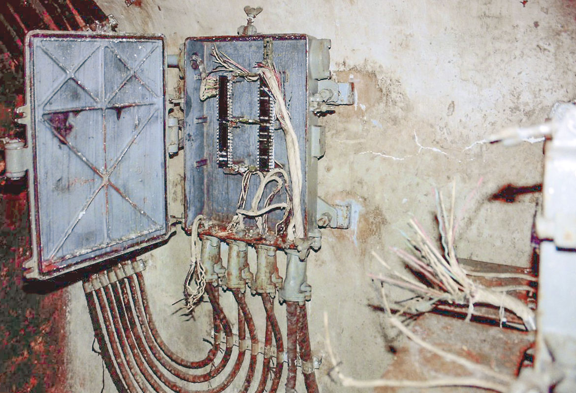 Ligne Maginot - ARRONDAZ - (Ouvrage d'infanterie) - Les restes du central téléphonique