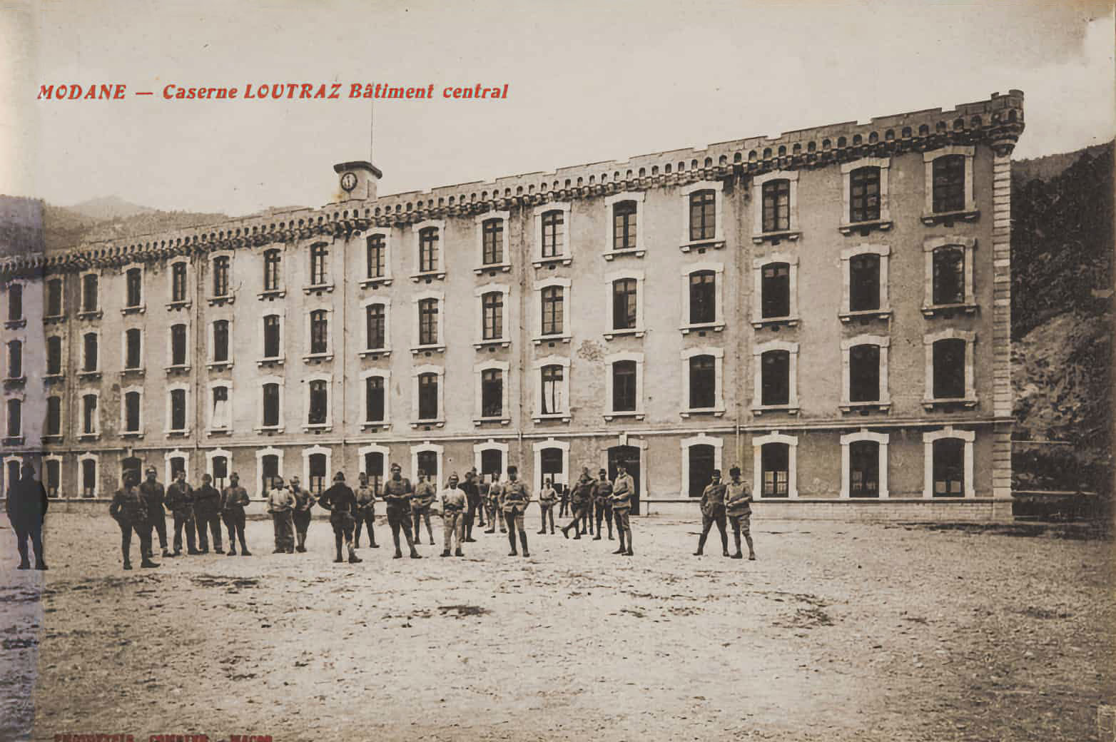 Ligne Maginot - CASERNE LOUTRAZ - (Casernement) - Le bâtiment central
Carte postale
Archives départementales de Savoie - 2FI 7789 - CIM (Combier Imprimeur Mâcon)