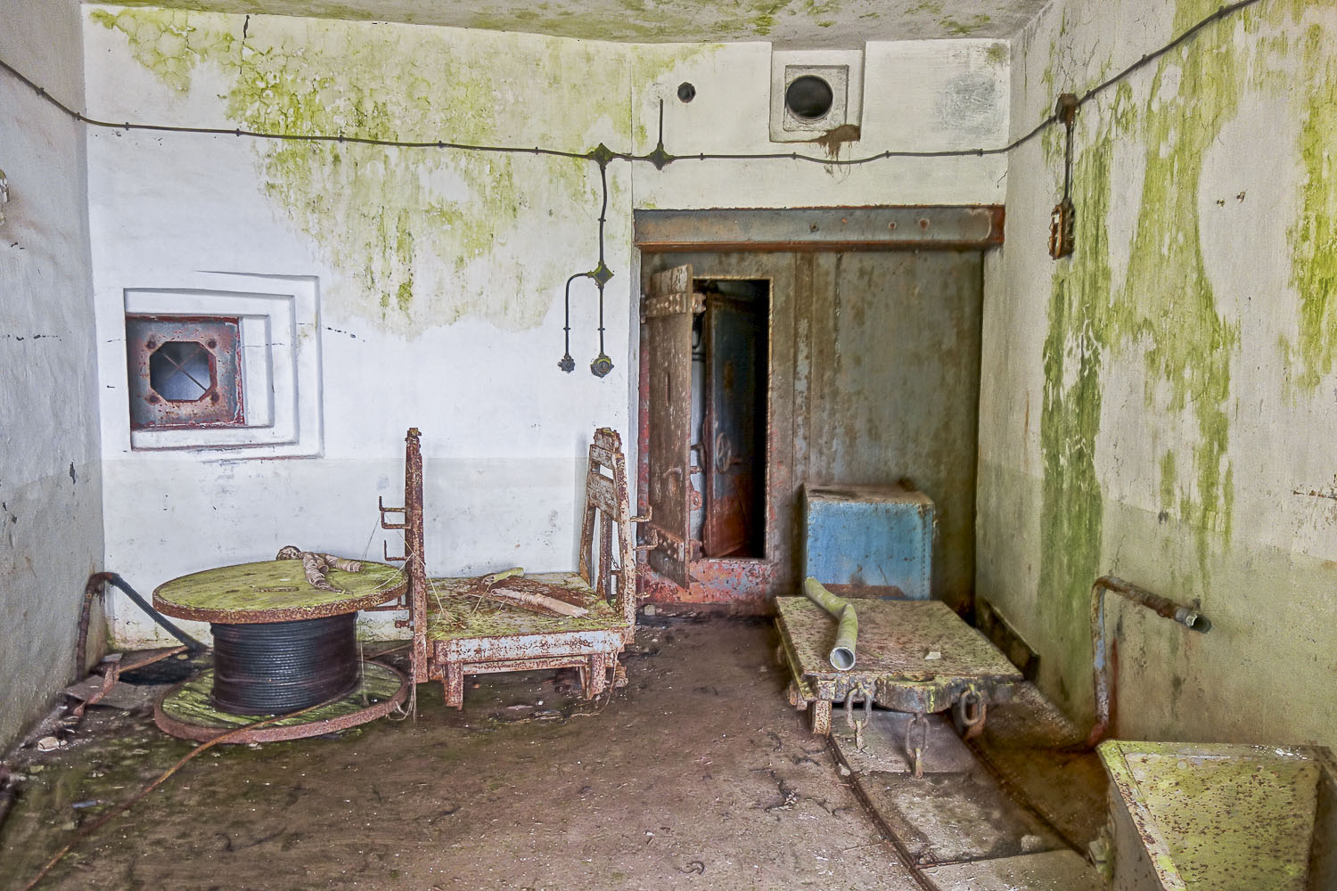 Ligne Maginot - LAVOIR - (Ouvrage d'artillerie) - Entrée munitions
Hall de déchargement